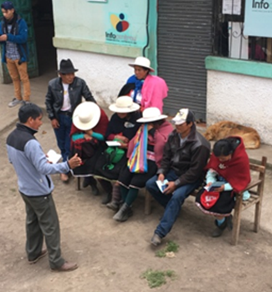 Abid ein Christ Ecuadorian pastor sharing Christ with dental patients.